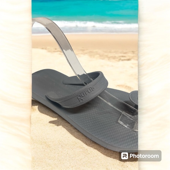 Gurus Women's Eco-Friendly All-Natural Rubber Sandals - Grey, size S/M (6-7) - Picture 2 of 4